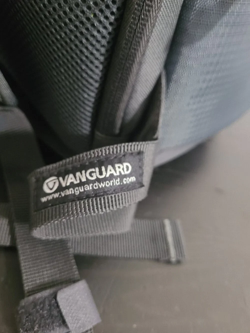 Vanguard ADAPTOR48 Backpack Camera 16'' Laptop Tripod Divider Bag Case Gray